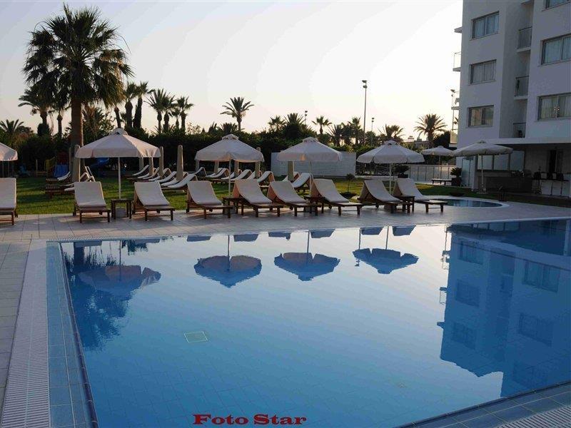 Frixos Suites Hotel Apartments Larnaca Exterior foto