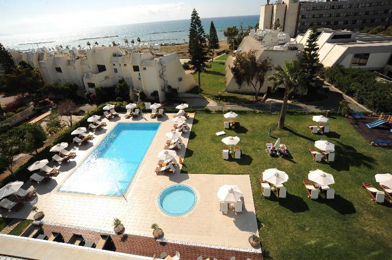 Frixos Suites Hotel Apartments Larnaca Exterior foto